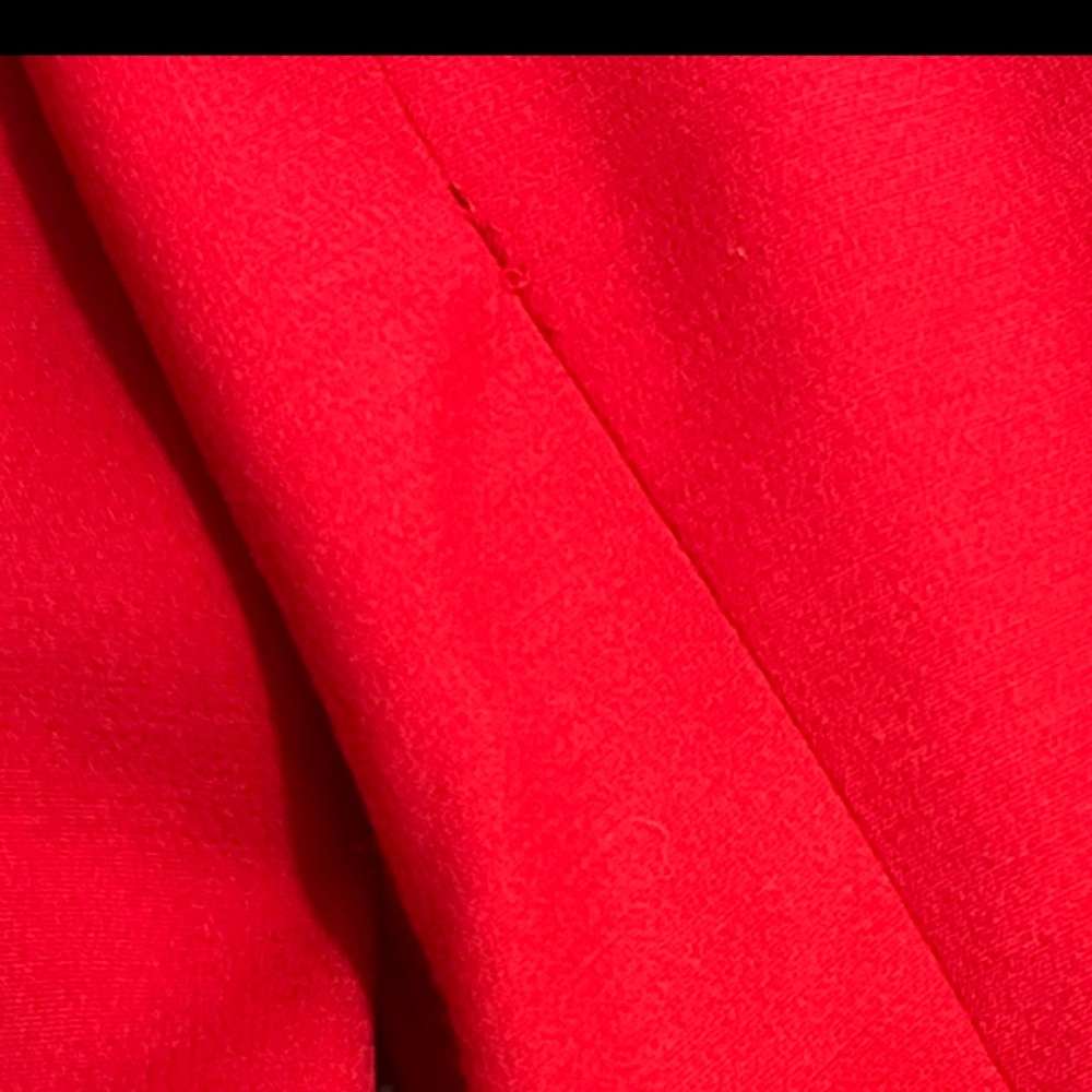 Tahari Vibrant Red Chic Workwear Women’s Blazer with Gold Buttons - Picture 8 of 11